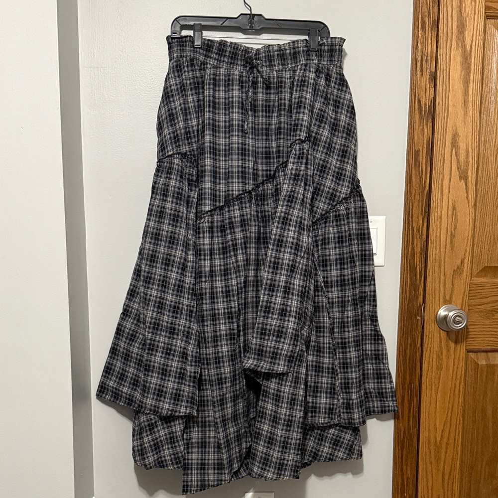 Scarlet Darkness Asymmetrical Plaid Skirt in Black and Gray